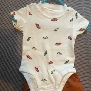 Carters onesie and tshirt and shorts size 3 months